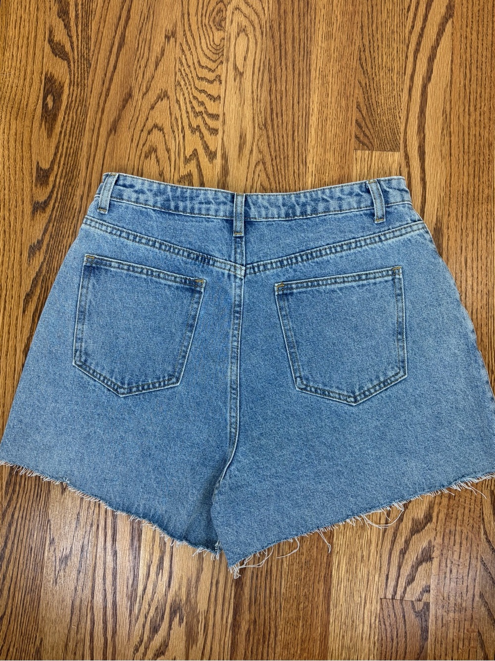High-Rise 3" Studded Blue Denim Shorts (L) - Picture 3 of 10